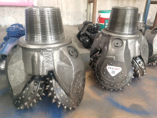 444.5mm Tricone Rock Bit Untuk Pengeboran Batu Keras Sumur Air