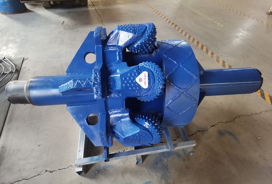 700mm HDD Hole Opener Dan Hard Rock Reamer Untuk Pengeboran Horizontal Dengan 12 inci Roller Bit